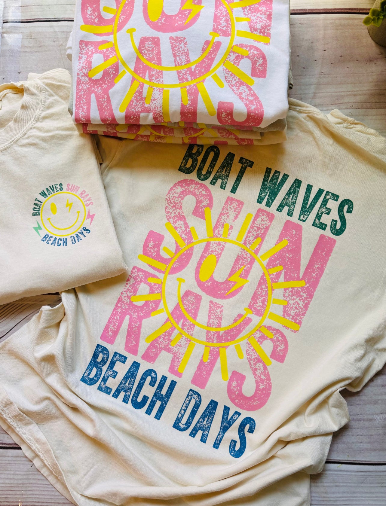 Boat Waves, Sun Rays, Beach days ๐๏ธ